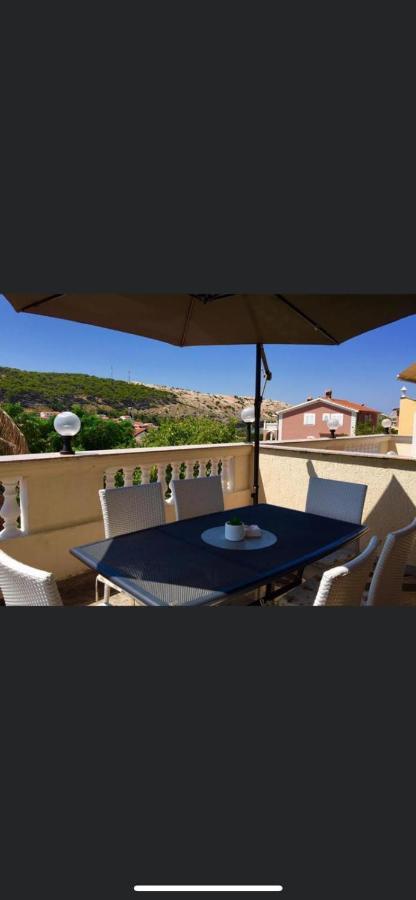 Piano Apartment Lopar Exterior foto